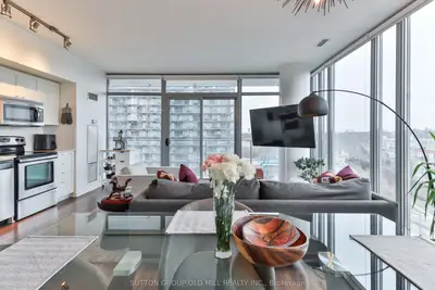 Condo Apartment in Toronto