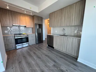 430 Square One Drive 1108, Mississauga, On L5b 0l6