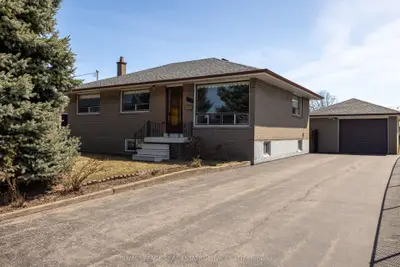 Detached in Oakville