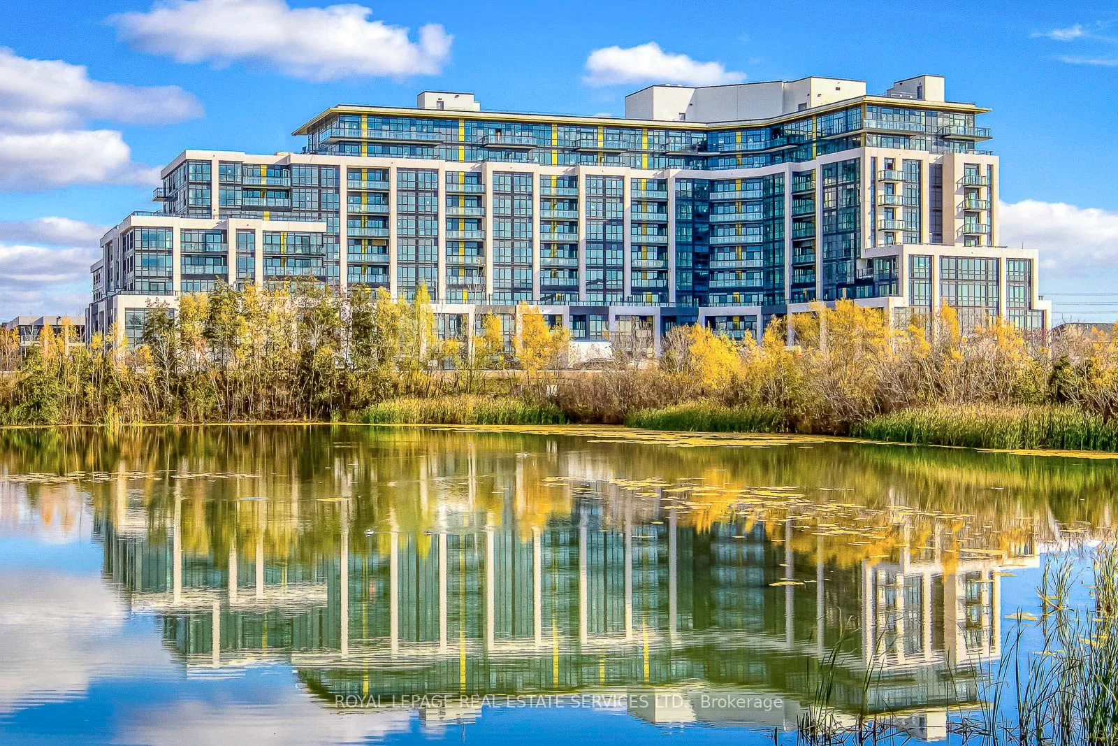 Condo Apartment in Oakville