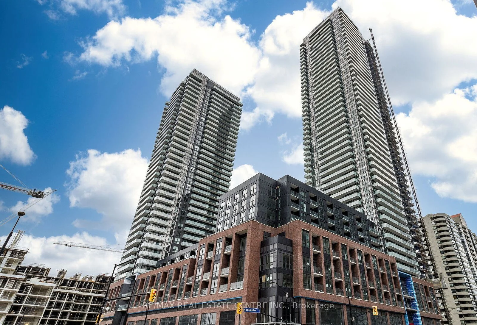 430 Square One Drive 607, Mississauga, On L5b 0l6