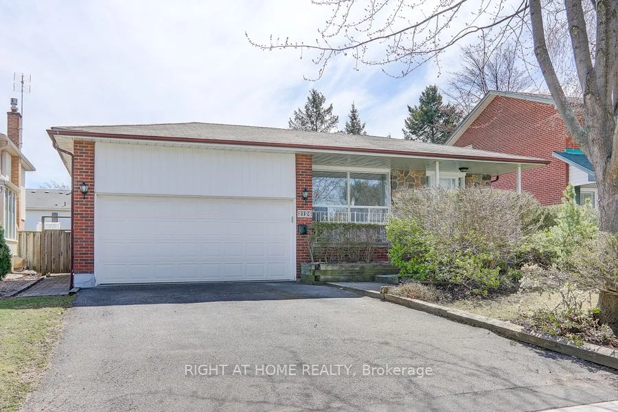2126 Varency Drive, Mississauga, On L5k 1c3