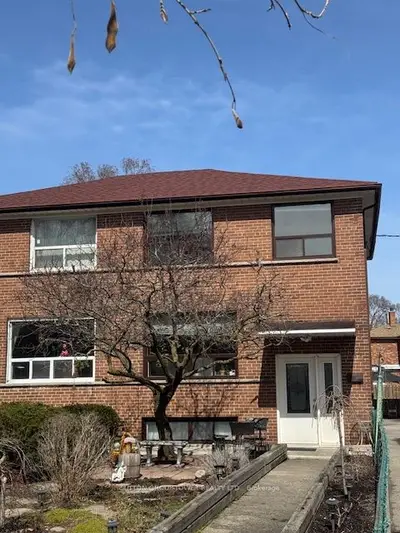 614 Alliance Avenue, Toronto W03, On M6n 2j5