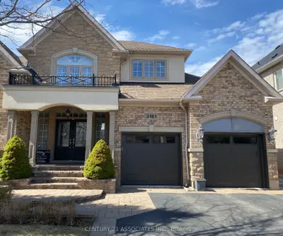 Detached in Oakville
