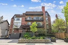 162 REYNOLDS Street 102, Oakville, ON L6J 3K9