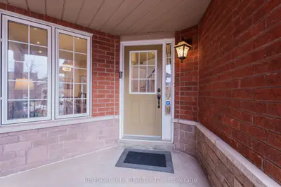 5341 Hollypoint Avenue, Mississauga, On L5v 2l2