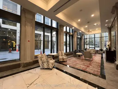 30 Elm Drive W 2004, Mississauga, On L5b 0n6