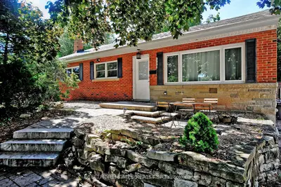 Detached in Burlington