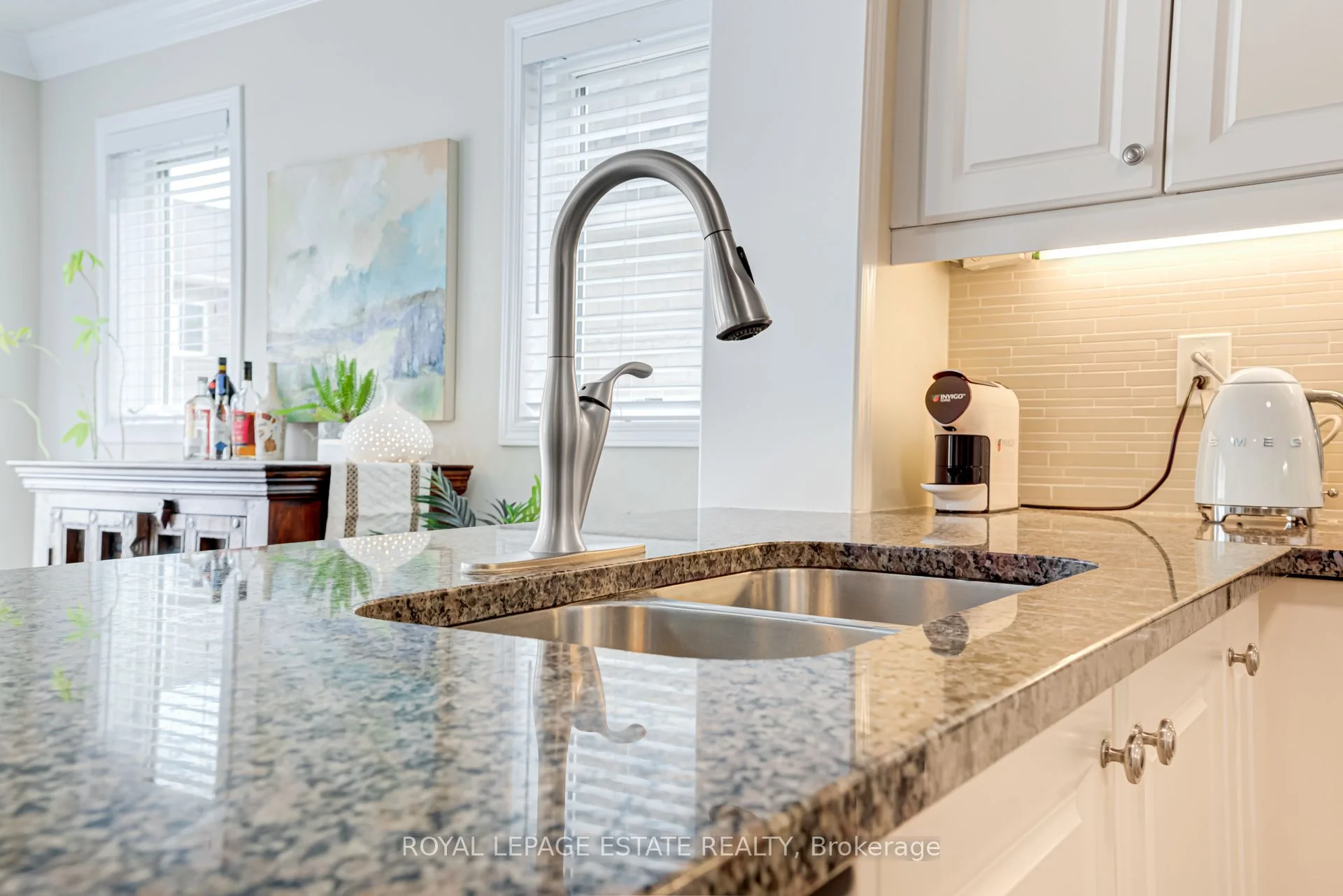 236 Ellen Davidson Drive, Oakville, ON L6M 0V2