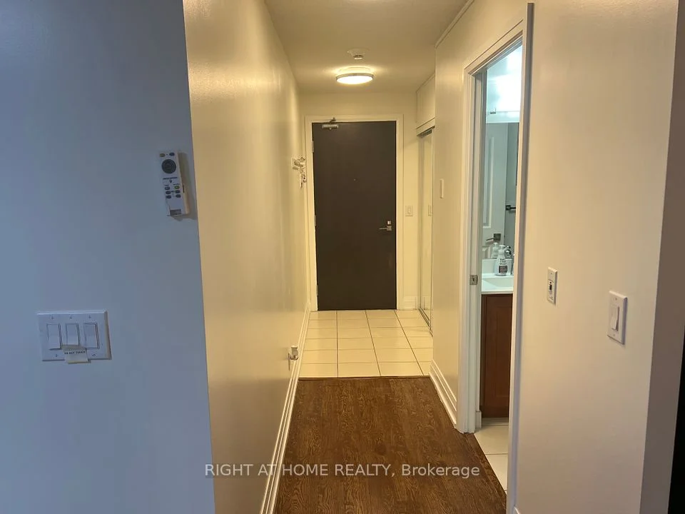1060 Sheppard Avenue W 1203, Toronto W05, ON M3J 0G7