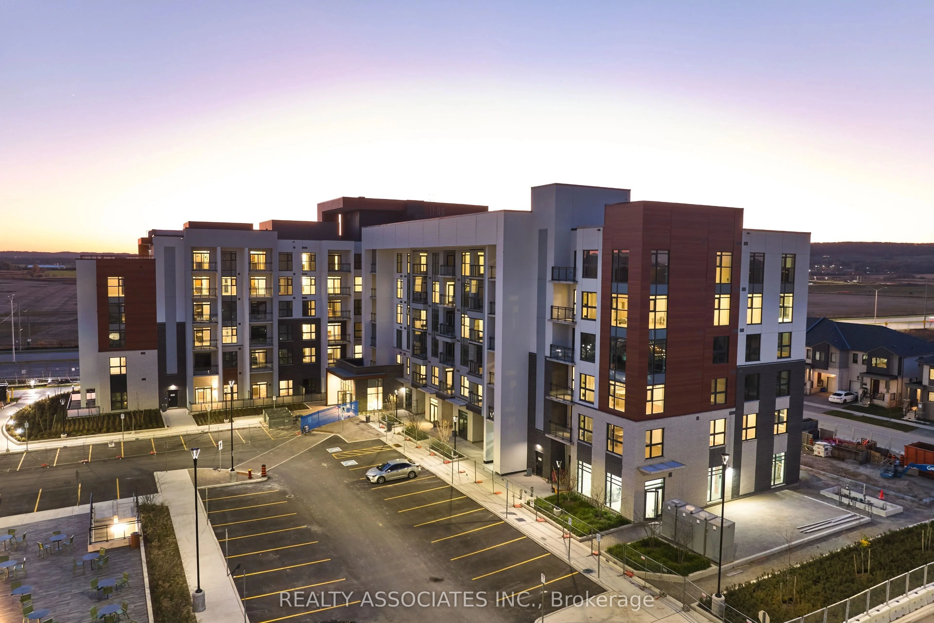 Condo Apartment in Milton