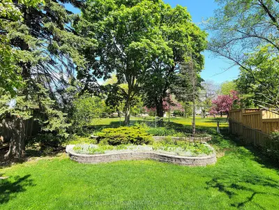 463 Lolita Gardens, Mississauga, On L5a 2a8