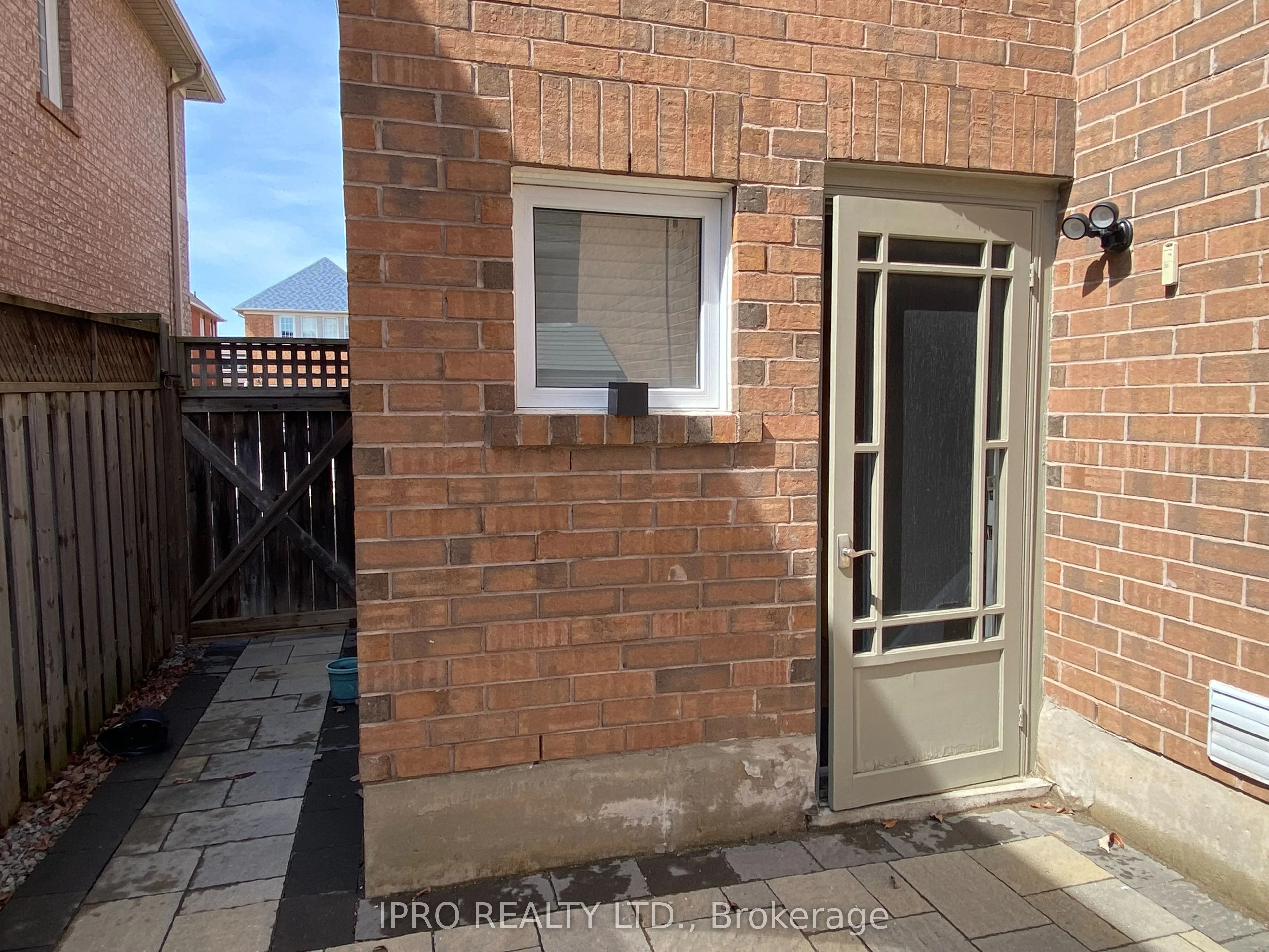 492 Ravineview Way Bsmt, Oakville, On L6h 6s9