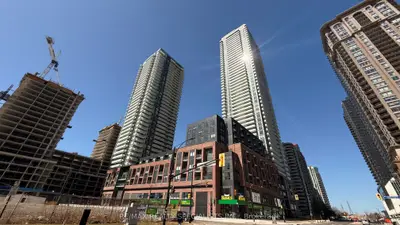 430 Square One Drive 1907, Mississauga, On L5b 0l6