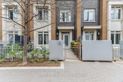 Condo Townhouse in Mississauga