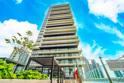 251 Manitoba Street S 1007, Toronto W06, On M8y 0c7