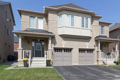 Semi-Detached in Oakville