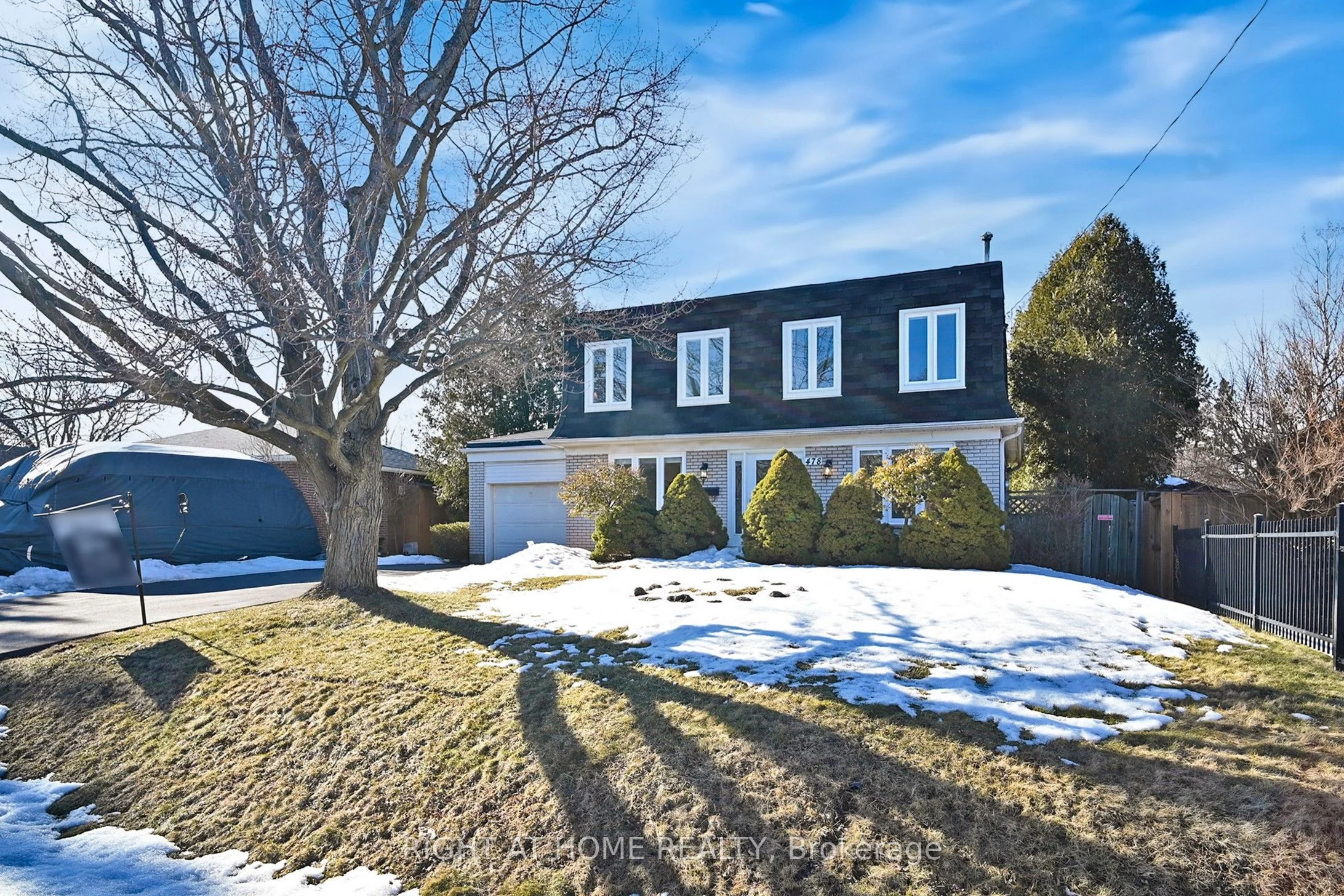 Detached in Oakville