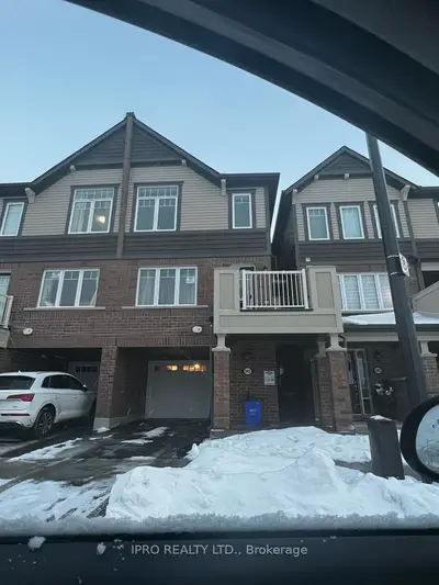 Att/Row/Townhouse in Milton