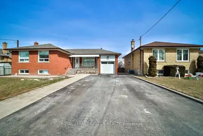 34 Belleglade Upper Court, Toronto W05, On M9m 2w4