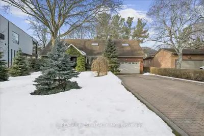 2082 Shawanaga Trail, Mississauga, On L5h 3g5