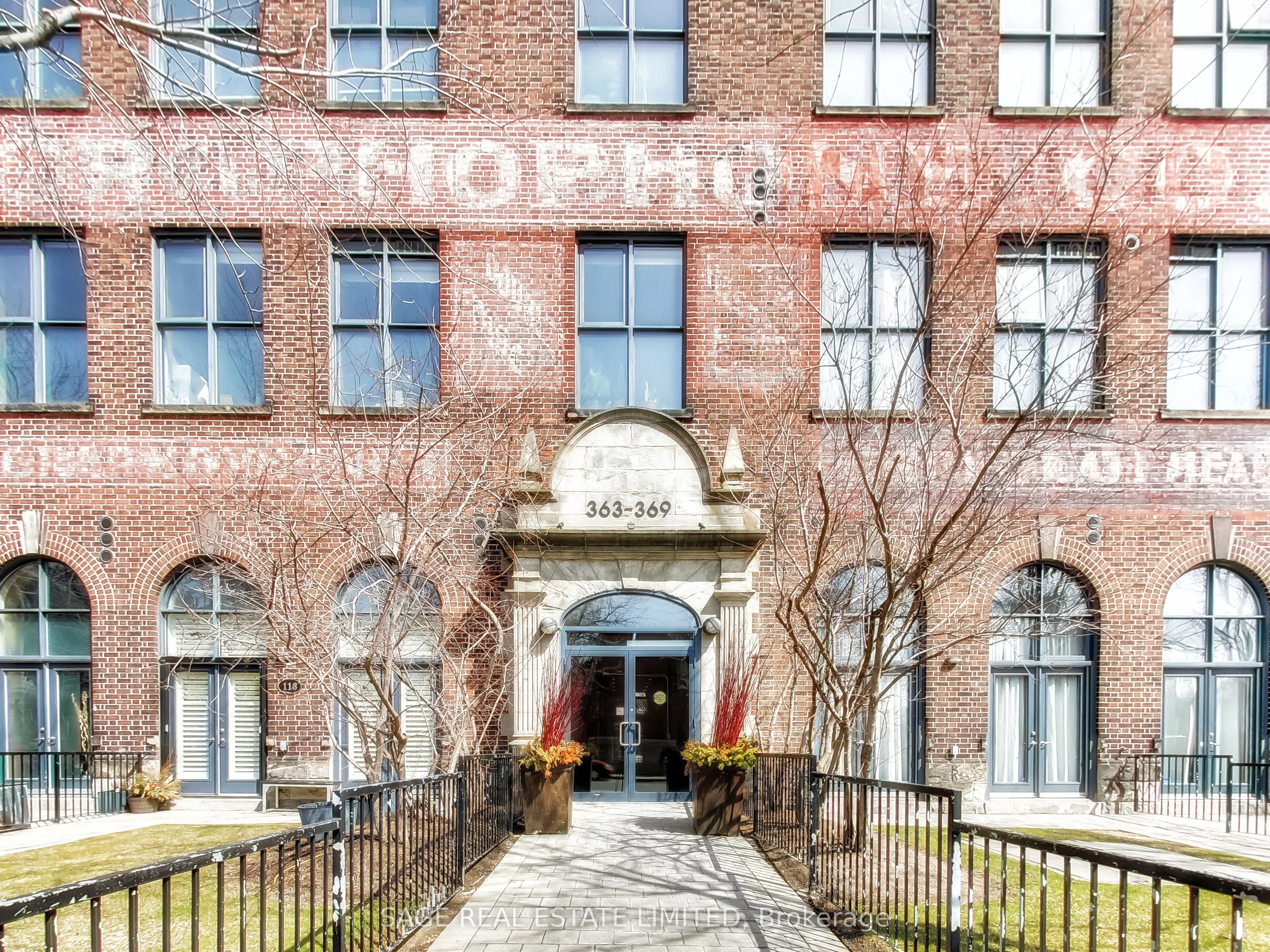 Condo Apartment in Toronto