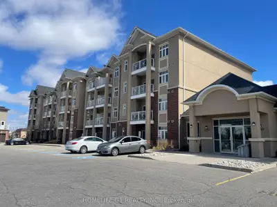 Condo Apartment in Milton