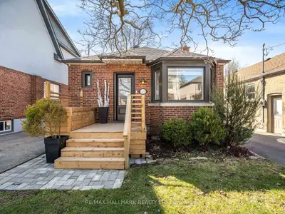 55 Albani Street, Toronto W06, On M8v 1x3