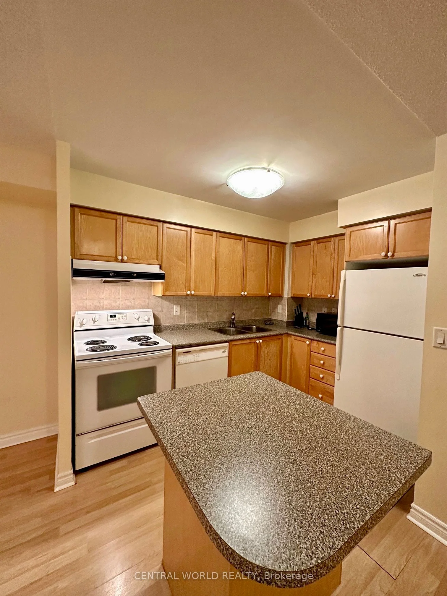 3888 Duke of York Boulevard 823, Mississauga, ON L5B 4P5