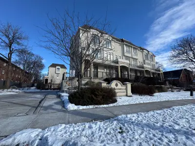 Condo Townhouse in Mississauga