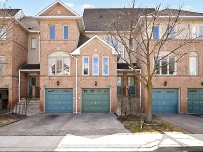 1050 Bristol Road W 32, Mississauga, On L5v 2e8