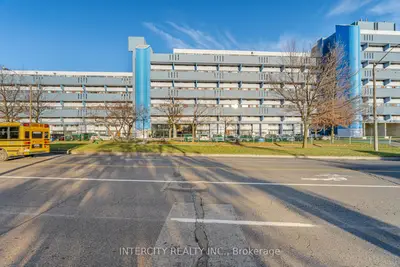 Condo Apartment in Toronto