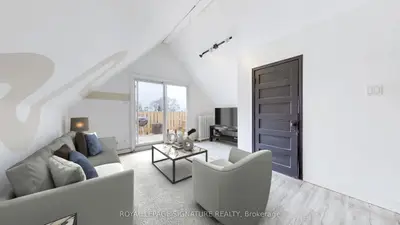 215 Pearson Avenue 4, Toronto W01, On M6r 1g6