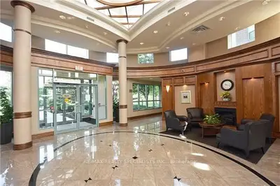 4889 Kimbermount Avenue 701, Mississauga, On L5m 7k8