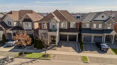 Detached in Burlington