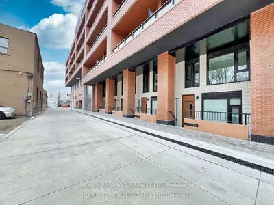 Condo Apartment in Toronto