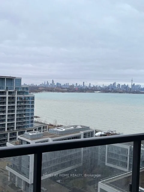38 Annie Craig Drive 1611, Toronto W06, On M8v 0a8