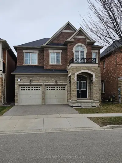 Detached in Oakville