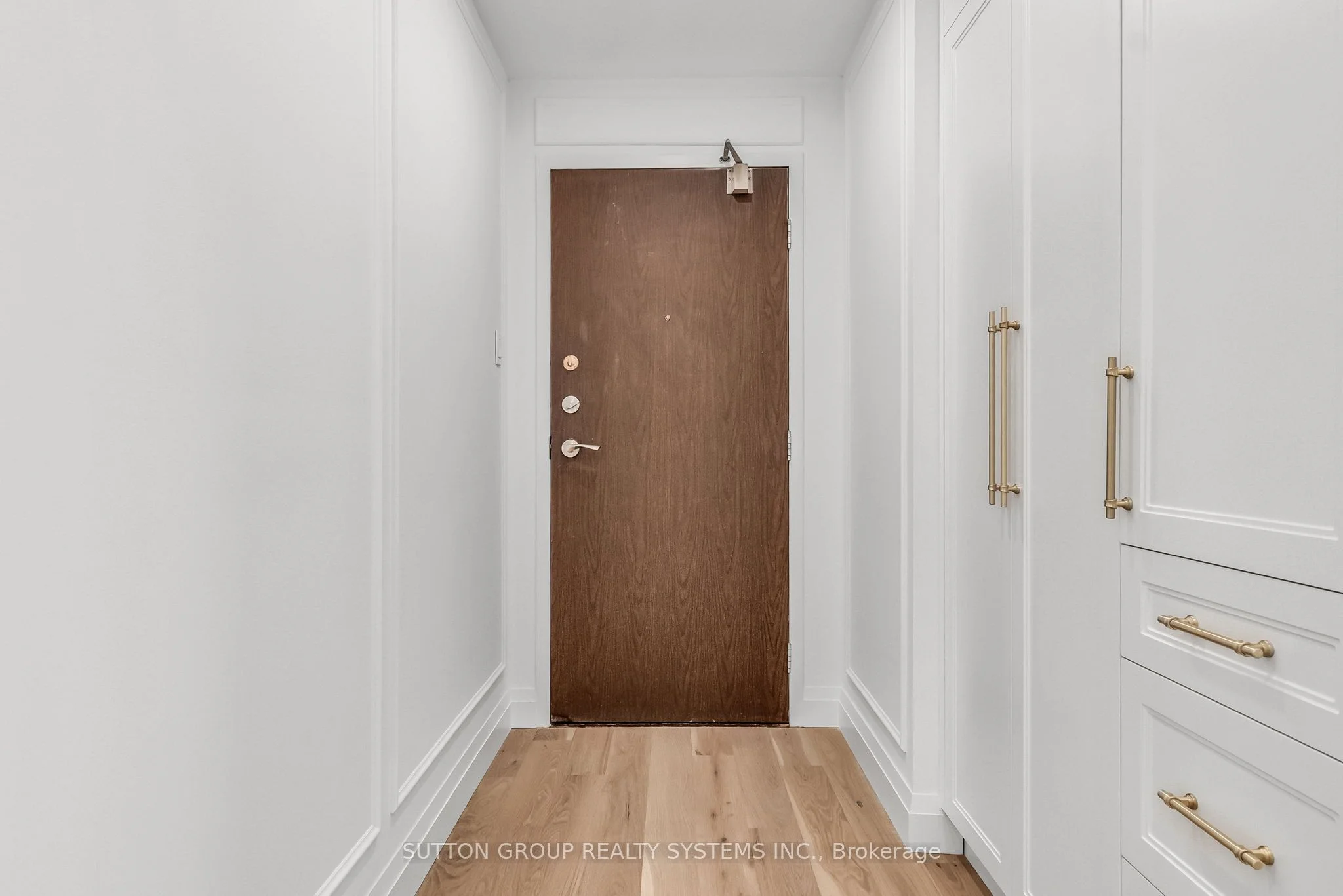 100 Quebec Avenue 1811, Toronto W02, ON M6P 4B8