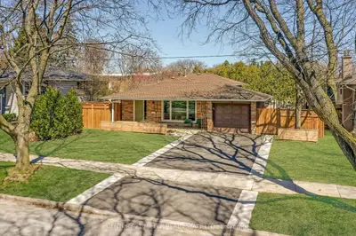 Detached in Burlington