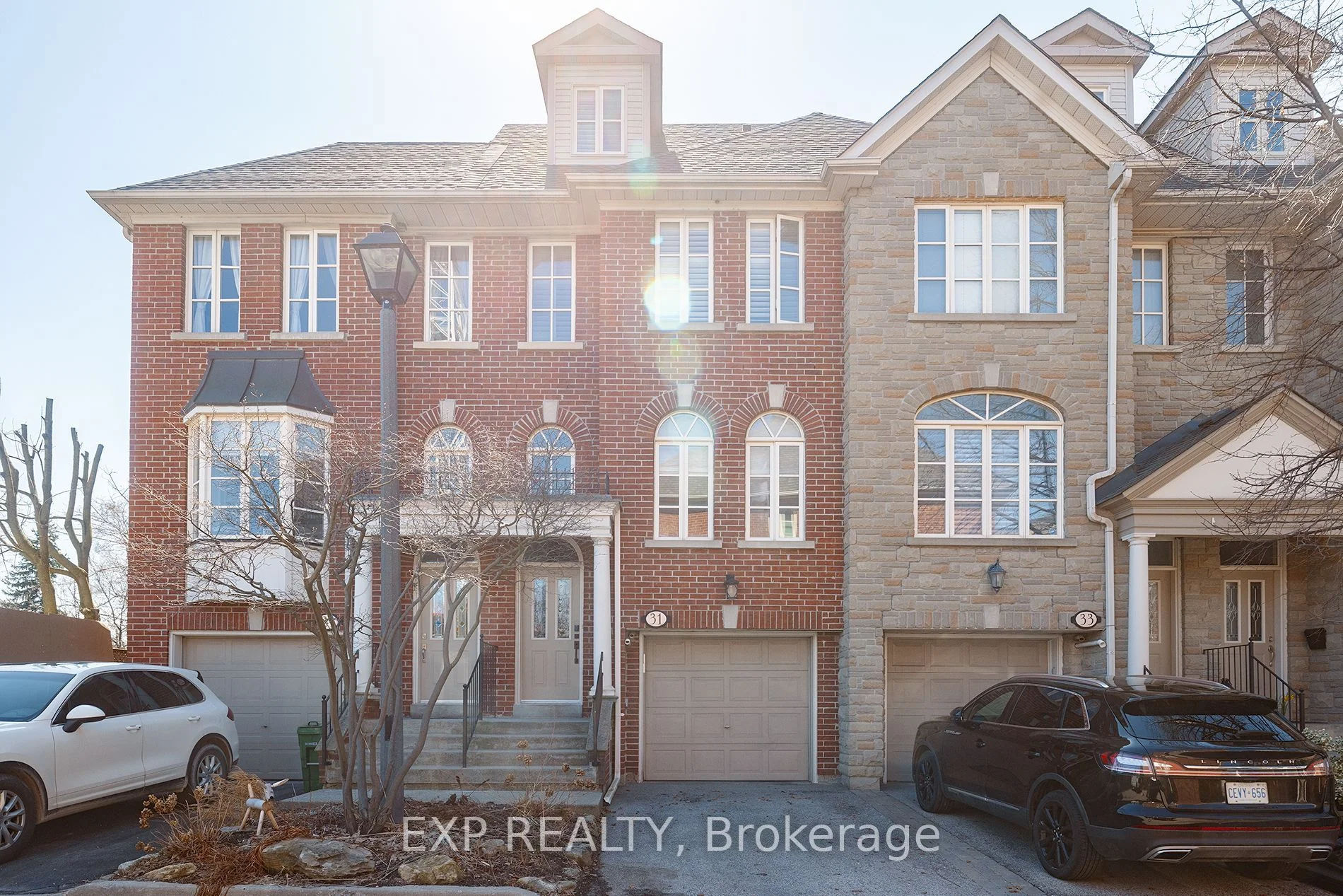 Att/Row/Townhouse in Toronto