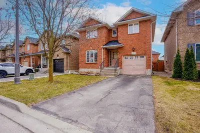 Detached in Oakville