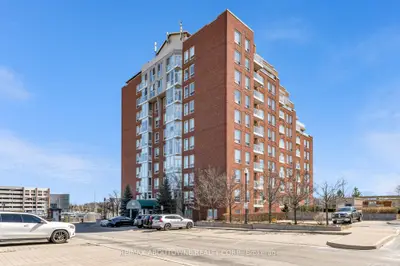 Condo Apartment in Oakville