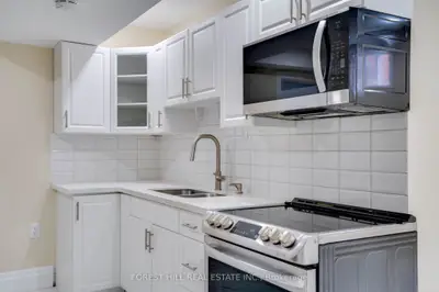 51 Foxwell Street, Toronto W03, On M6n 1y9