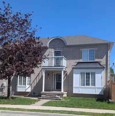 Att/Row/Townhouse in Brampton