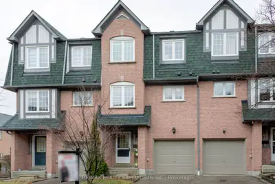Condo Townhouse in Mississauga