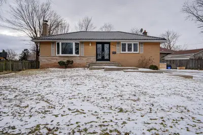 Detached in Burlington