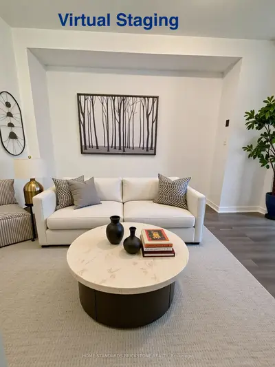 Att/Row/Townhouse in Toronto
