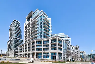 58 Marine Parade Drive 428, Toronto W06, On M8v 4g1