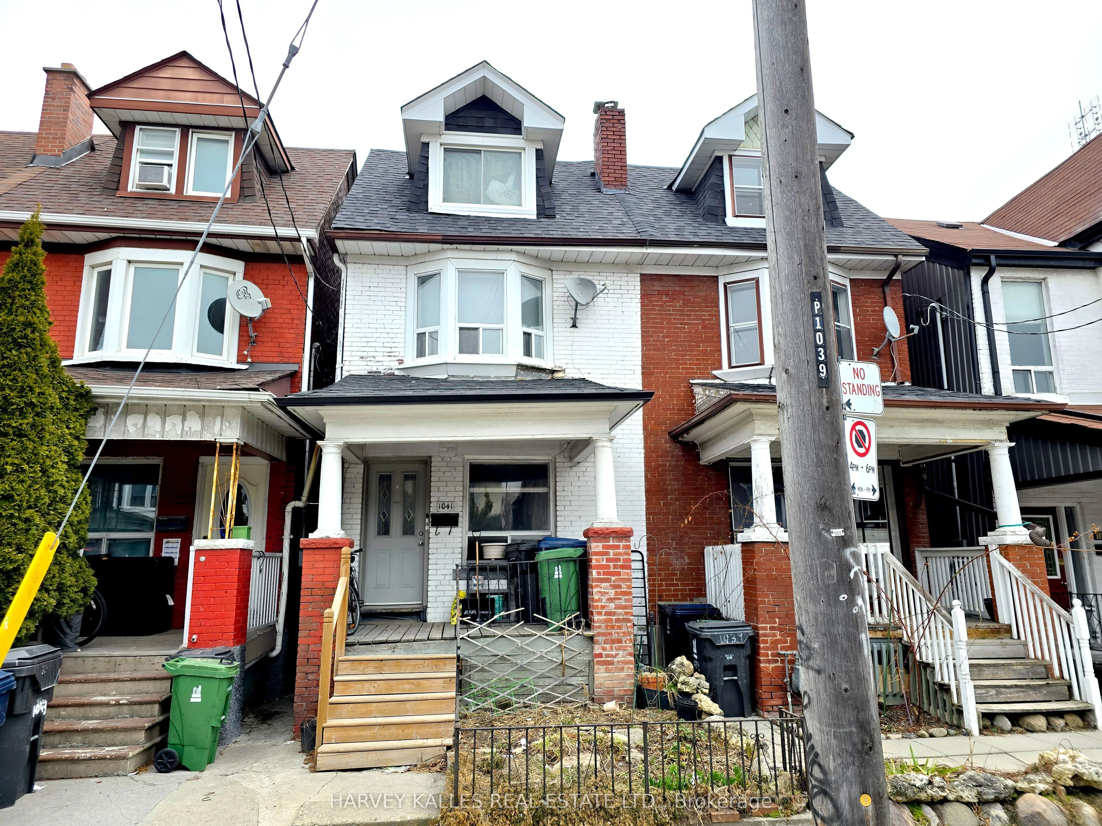 1041 Ossington Avenue, Toronto W02, ON M6G 3V9